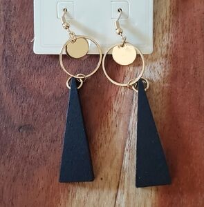 Elegant Gold Hoop Earrings